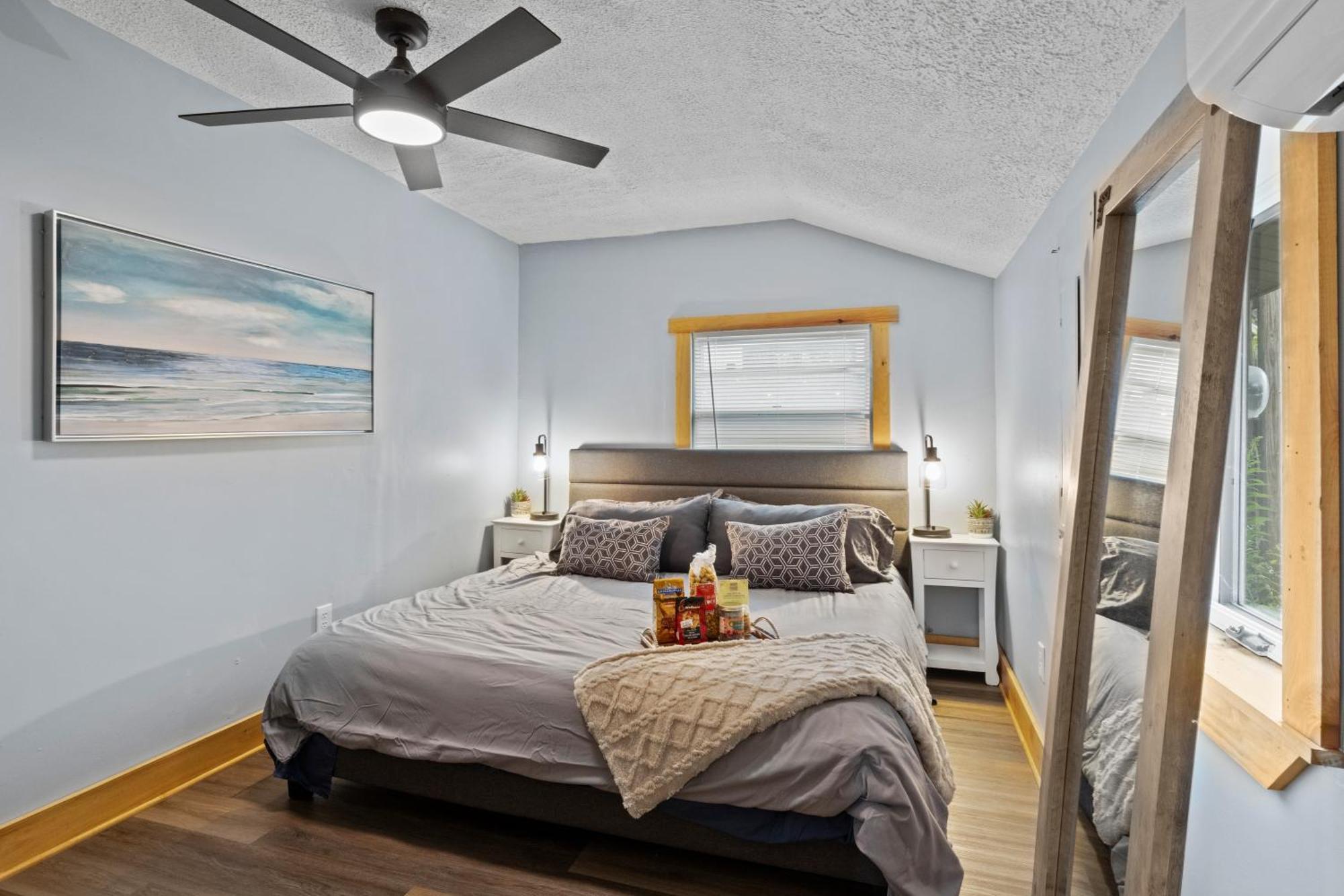 Cozy Home W/ King Bed & Lake Access كاناندياجو المظهر الخارجي الصورة